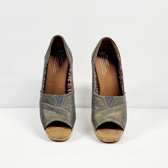 TOMS metallic canvas cork wedge shoes Sz 6.5 - Picture 2 of 9